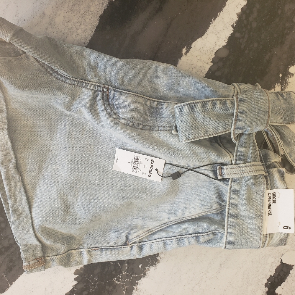Express Shortie High Rise Shorts - Picture 4 of 4